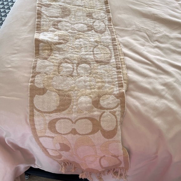 Scarf - Picture 1 of 1